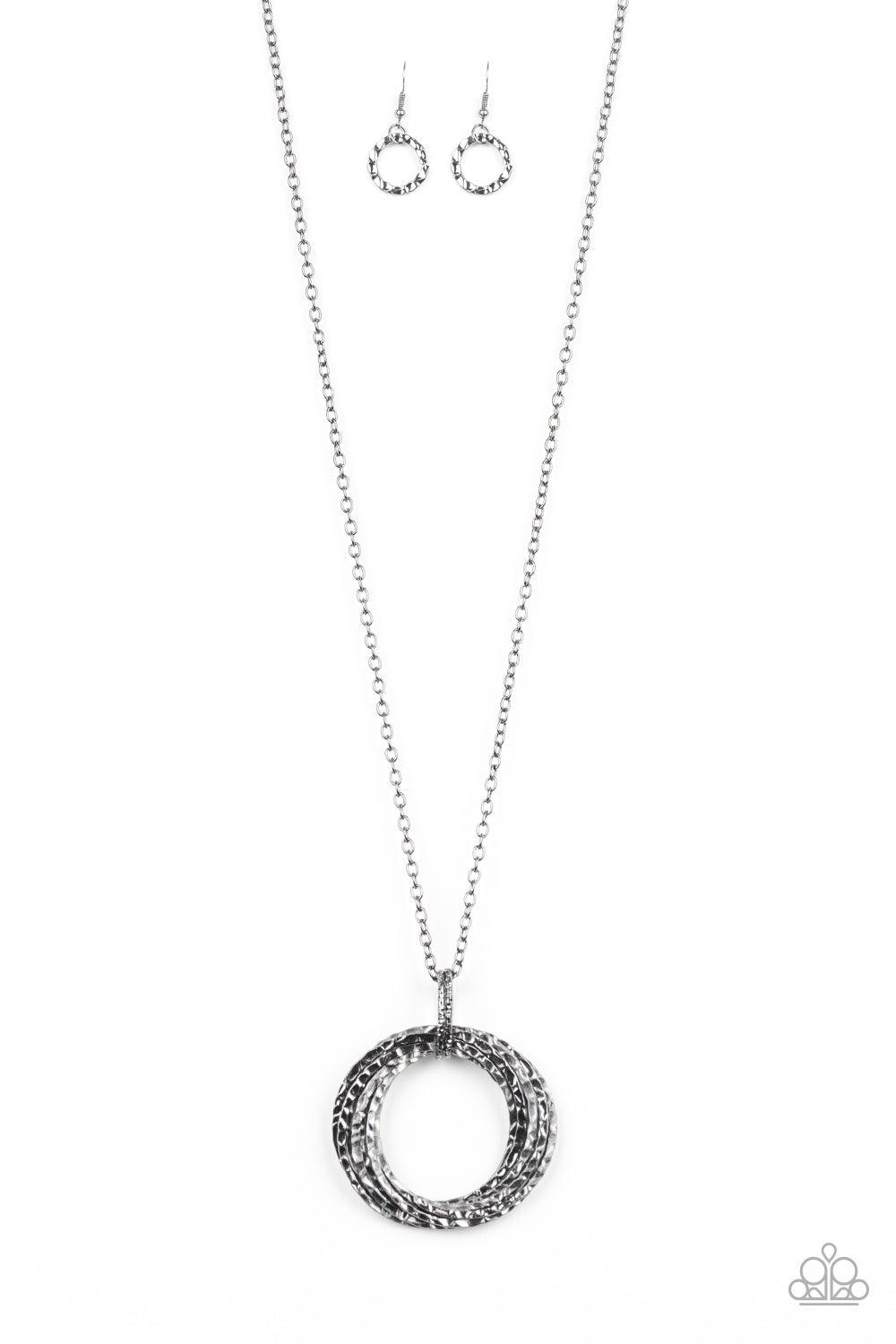 Paparazzi Accessories-Metal Marathon - Black Necklace - jewelrybybretta