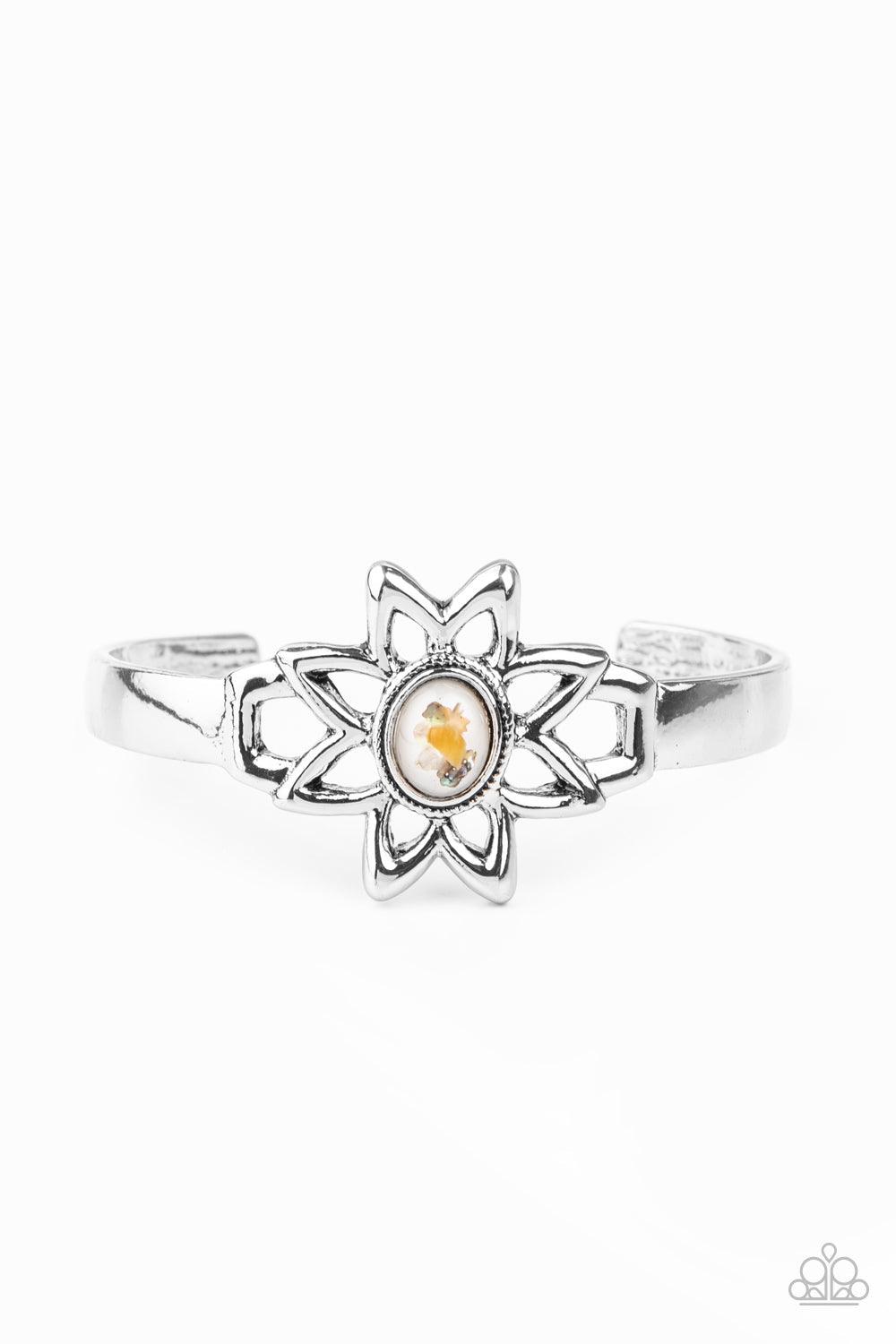 Paparazzi Accessories-Sahara Garden - White Bracelet