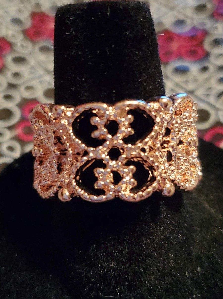 Paparazzi Accessories-Tell Me How You Really FRILL Rose Gold Ring