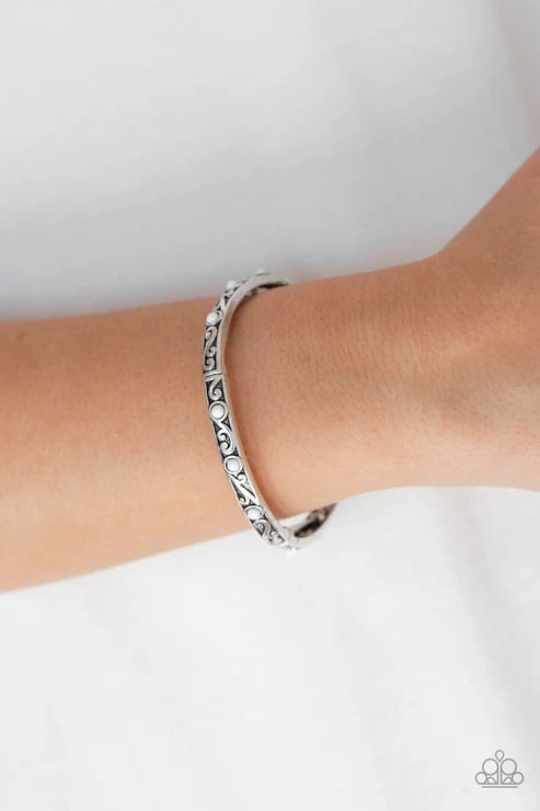 Molten Mogul Green Bracelet - Jewelry by Bretta