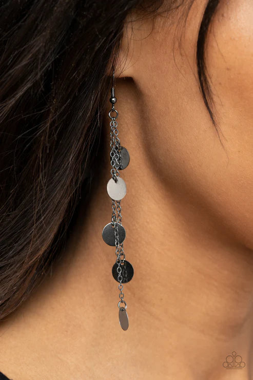 Take A Good Look Black Earrings