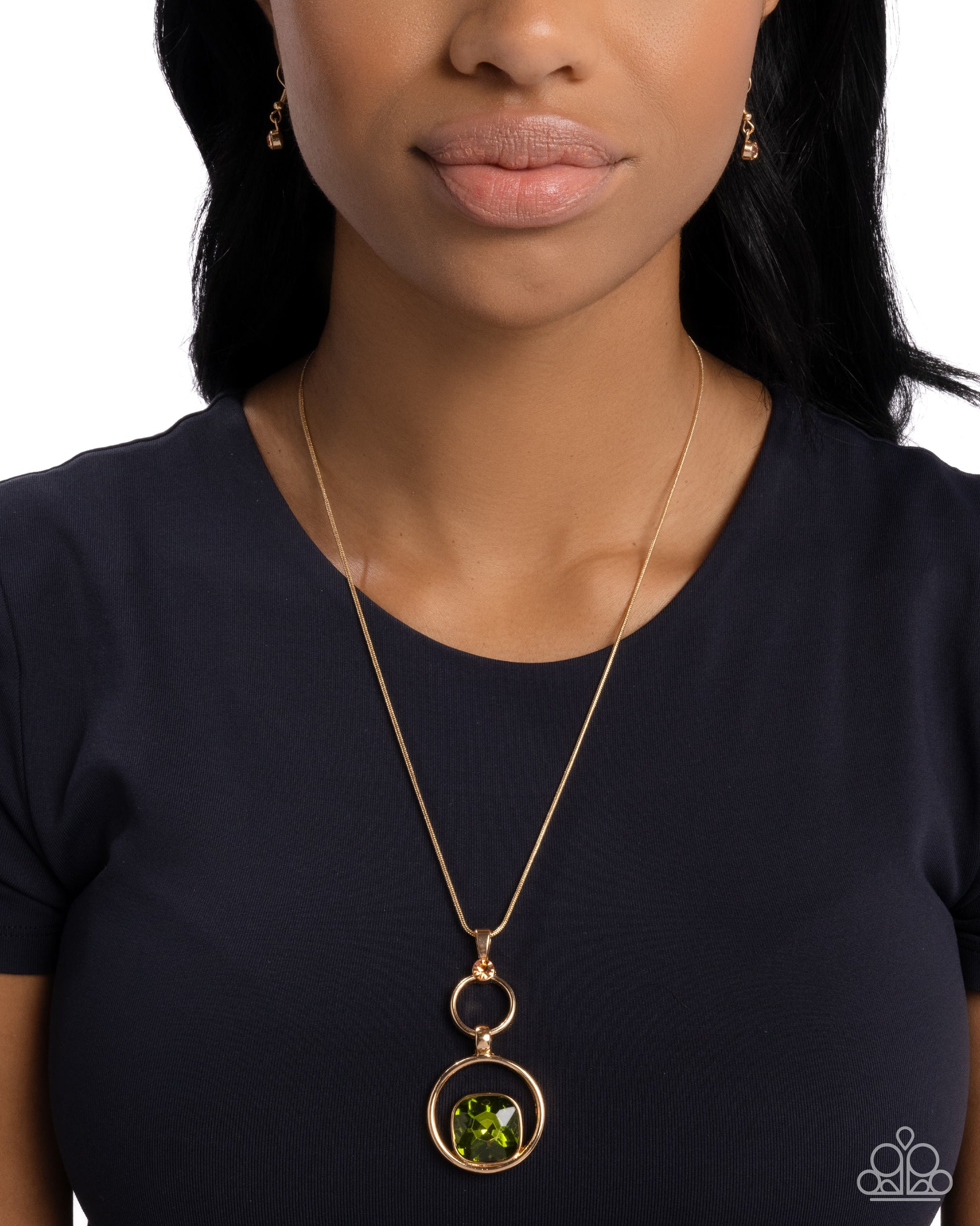 Debutante Delight green and gold necklace worn by a model
