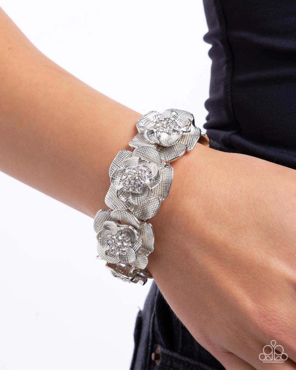 Floral Fare silver floral bracelet detail