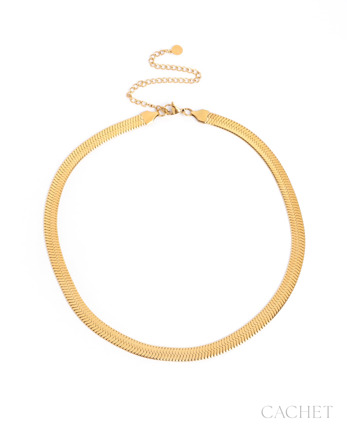 Gold necklace on a white background with 'Cachet' branding.