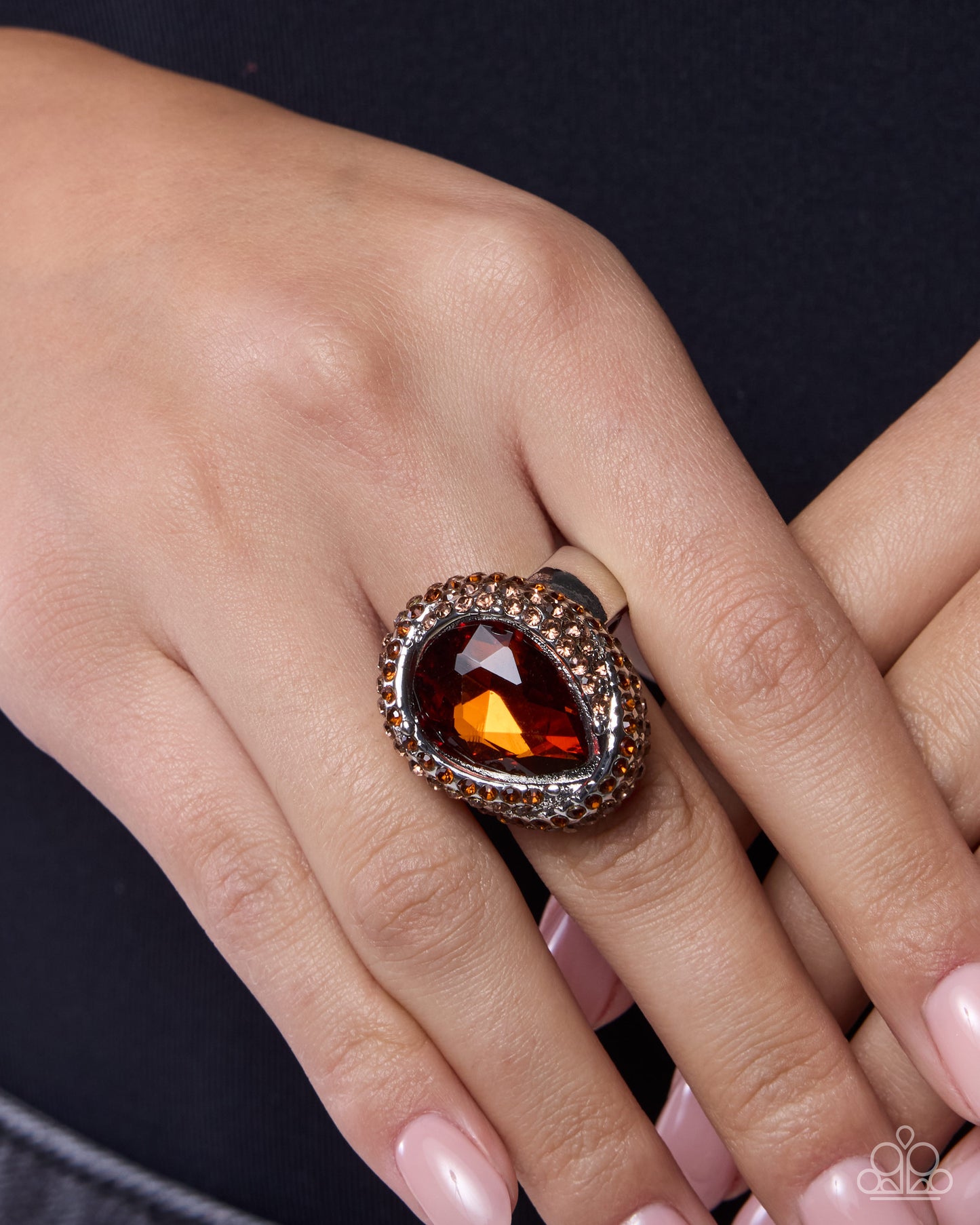 Smooth Stage brown topaz gem stretchy silver tone ring detail