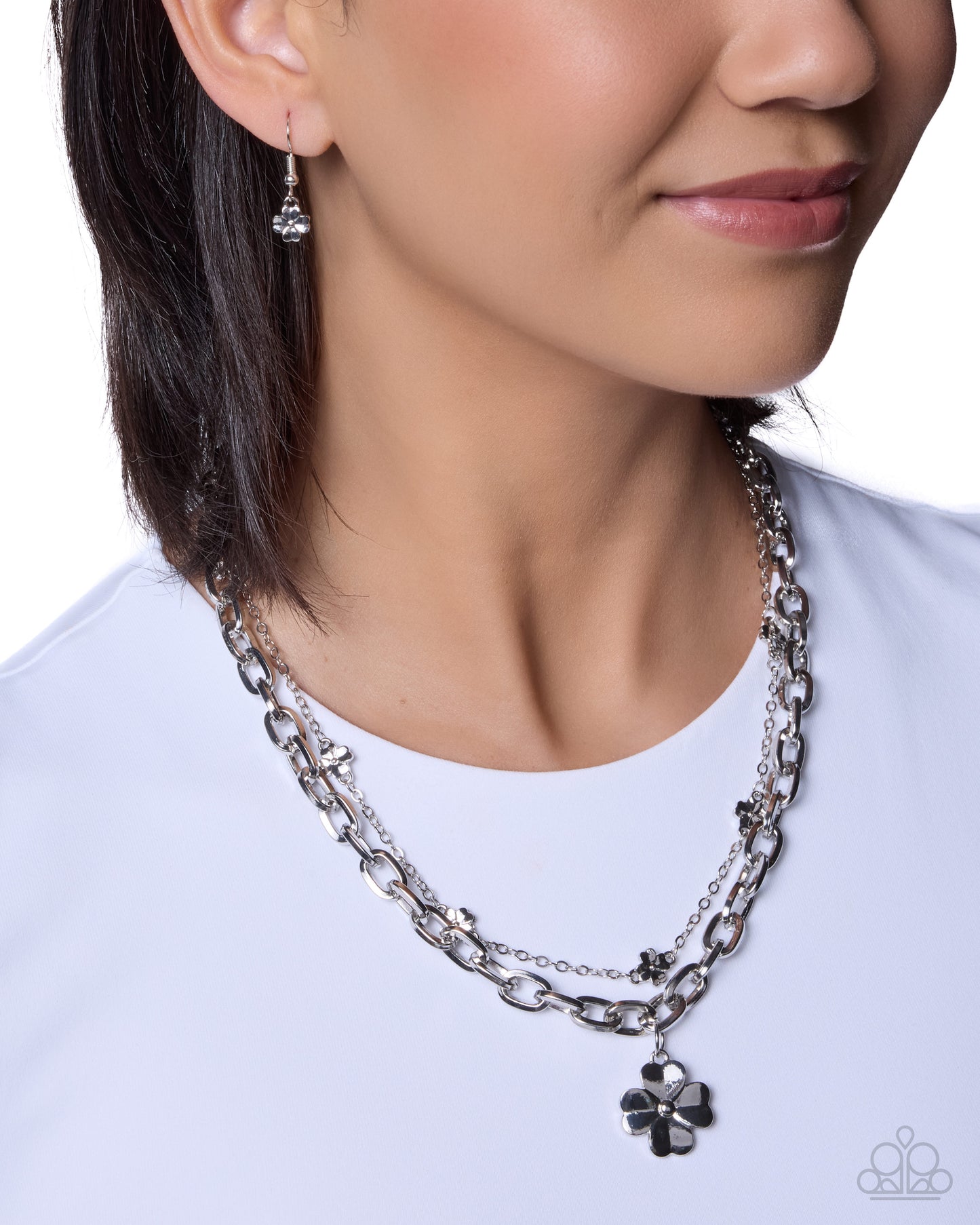 Blunt Blossoms Silver Necklace 