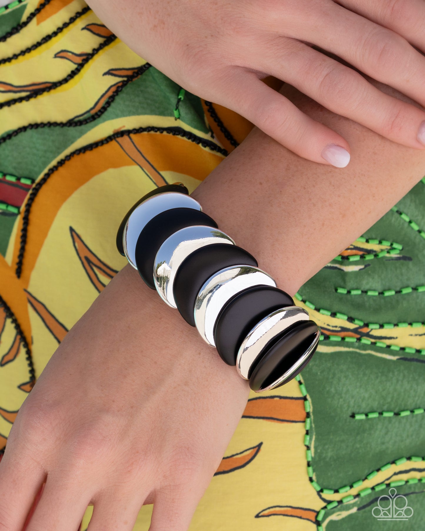 Sleek Surprise Black Bracelet