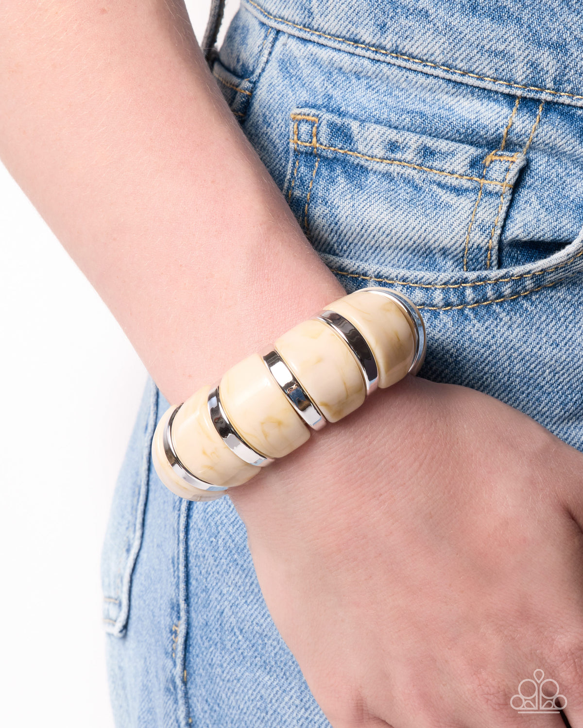 Paparazzi Transparent Tenacity White and beige acrylic silver stretch bracelet | Jewelry by Bretta, photo 2