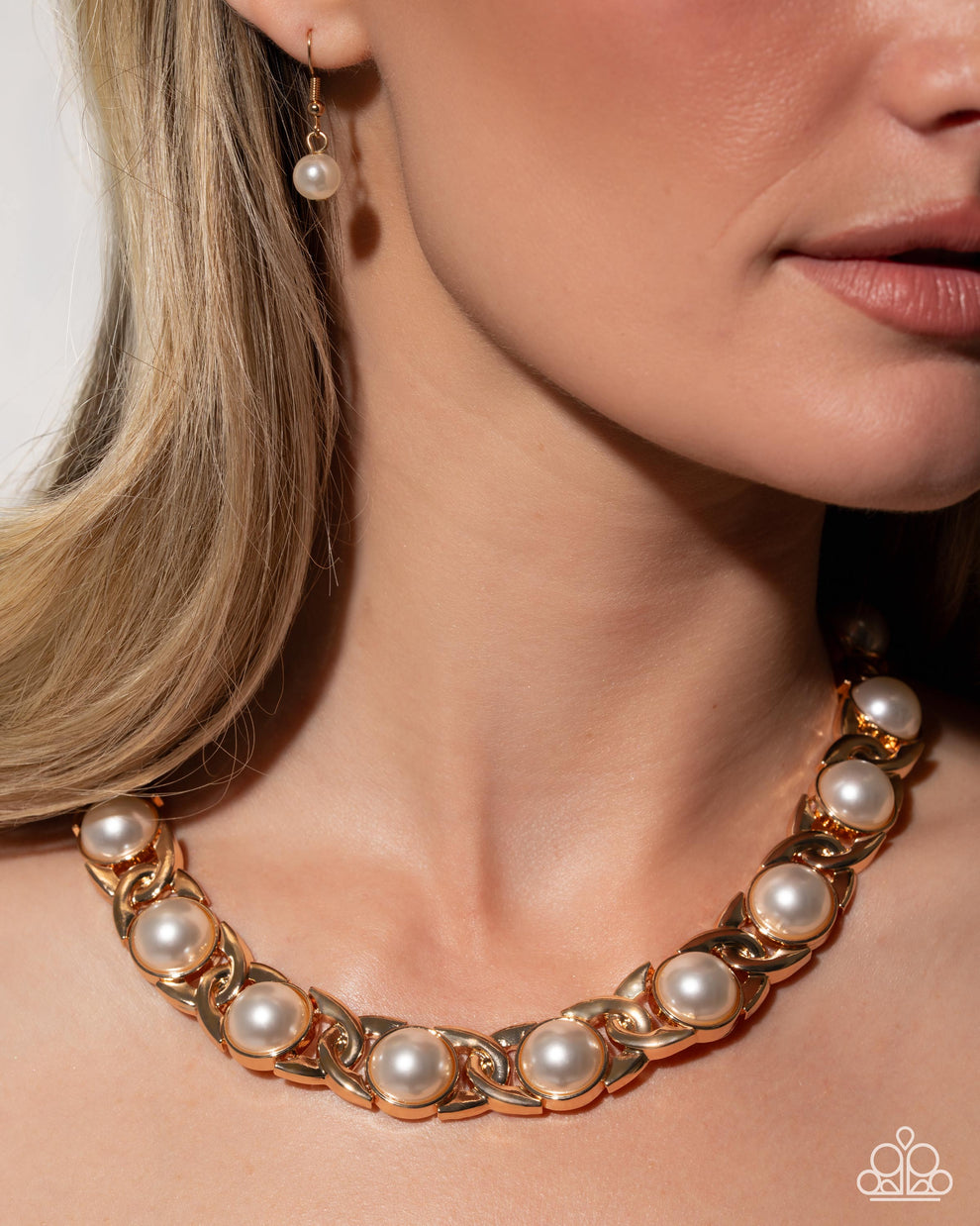 Poised Parade gold chain link necklace with white pearls