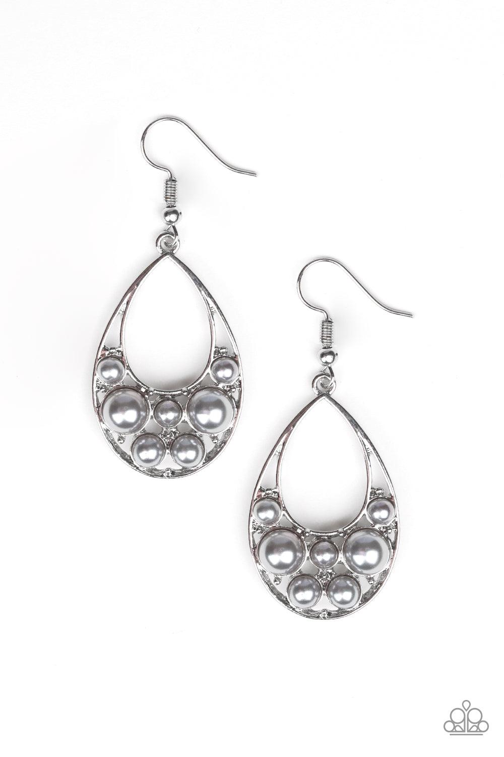 Paparazzi Accessories-Pearl Pop - Silver Earrings - jewelrybybretta