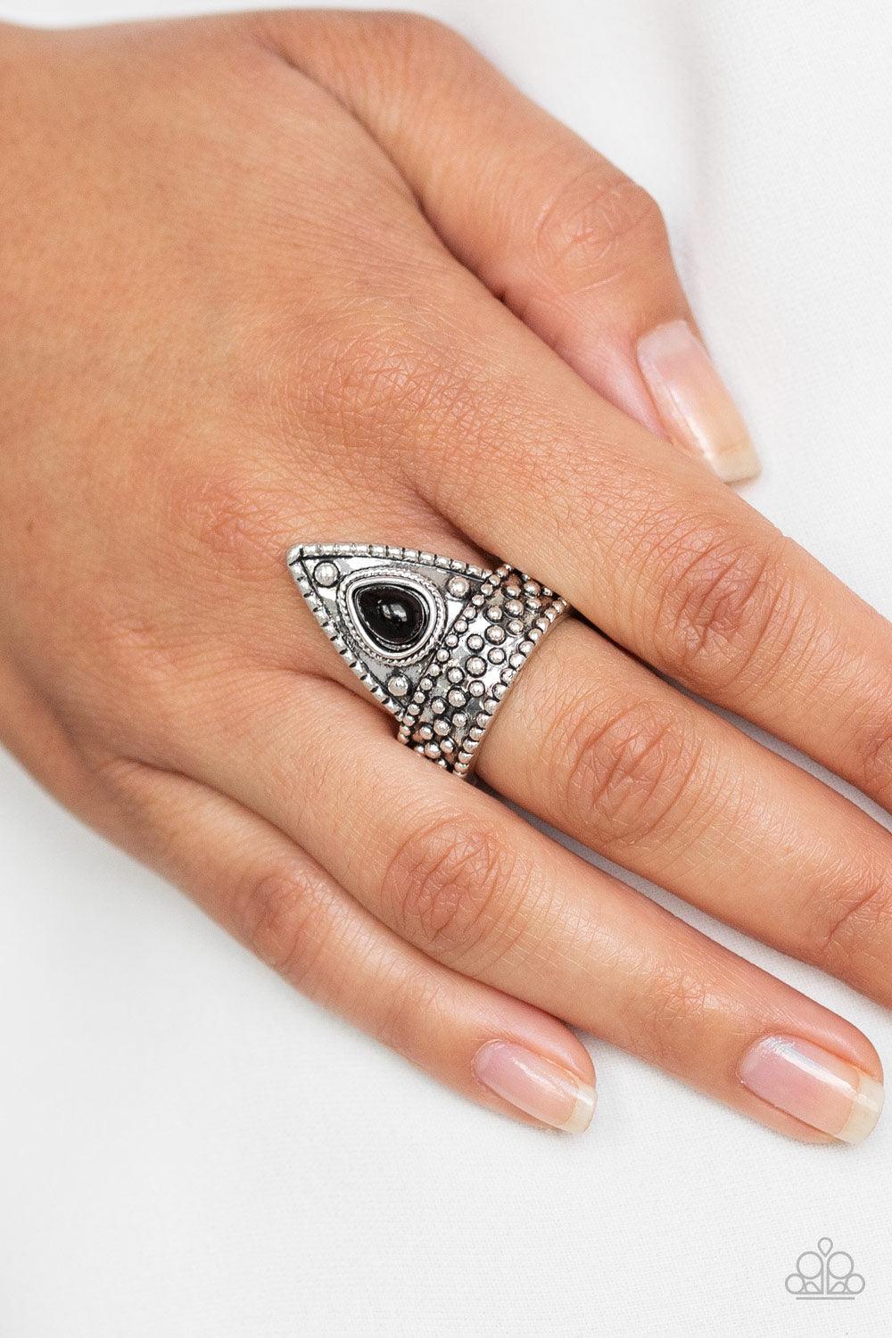 Paparazzi Accessories-Tropical Escapade - Black Ring - jewelrybybretta