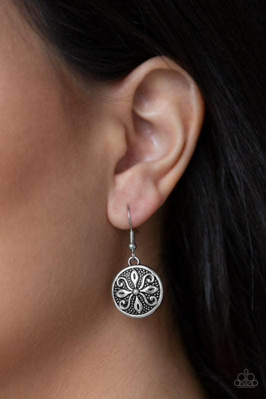 Paparazzi Accessories-Tropical Trance - Silver Earrings - jewelrybybretta