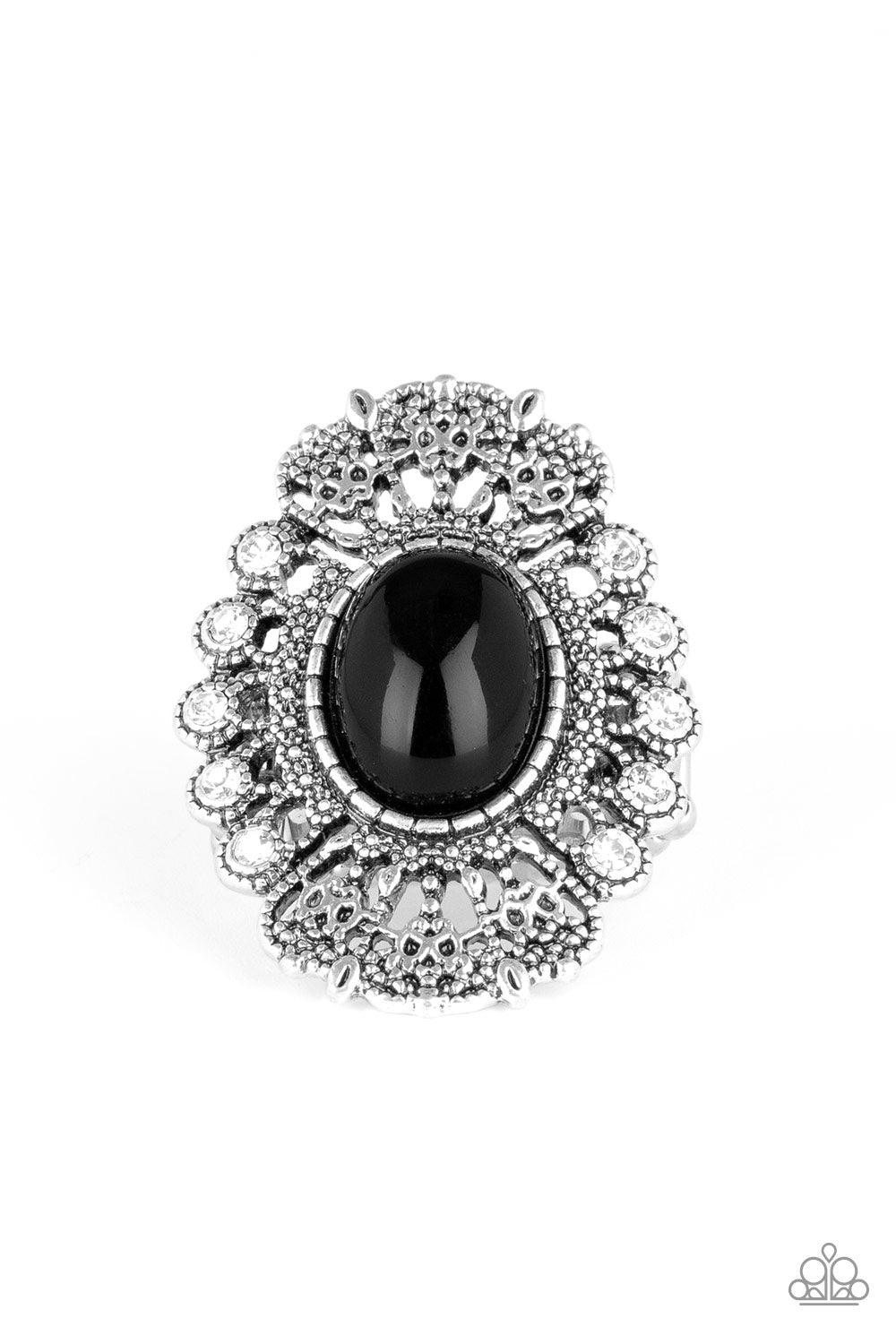 Paparazzi Accessories-Radiantly Regal - Black Ring - jewelrybybretta