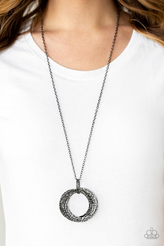 Paparazzi Accessories-Metal Marathon - Black Necklace - jewelrybybretta