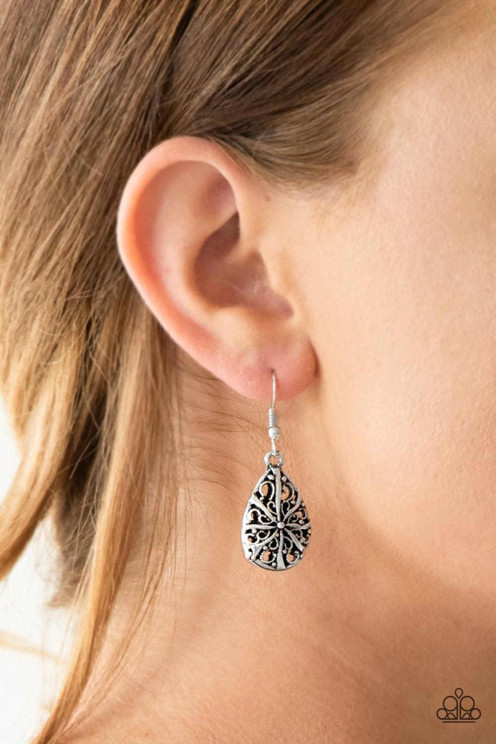 Paparazzi Accessories-Western Wisteria - Silver Earrings - jewelrybybretta