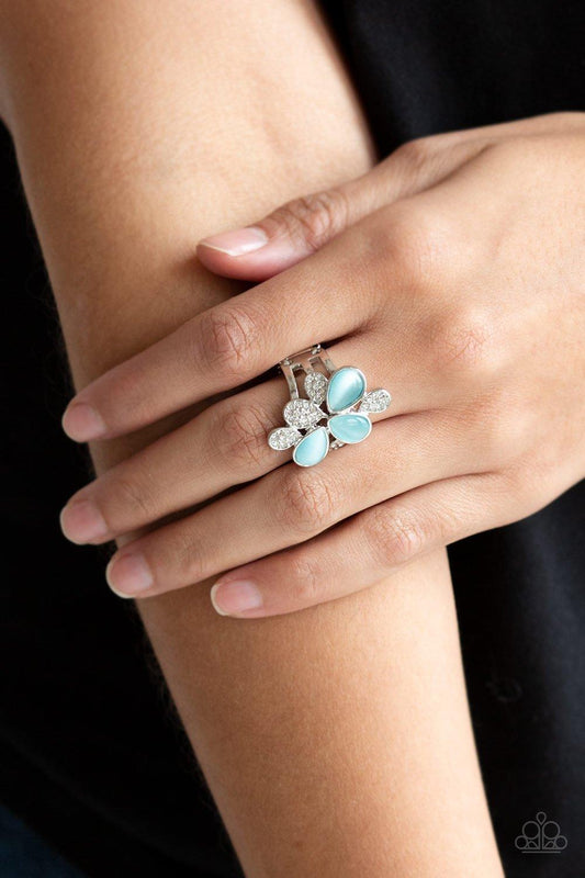 Paparazzi Accessories-Diamond Daises - Blue Ring