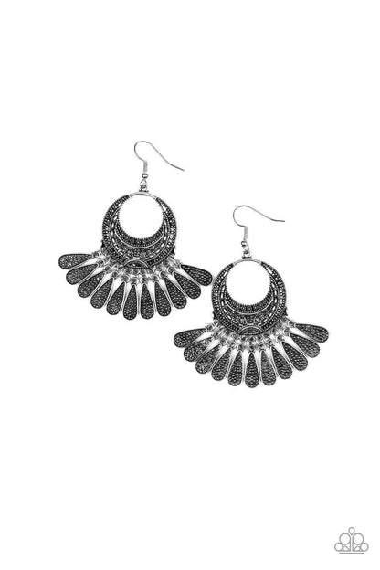 Paparazzi Accessories-Mesa Majesty - Silver Earrings - jewelrybybretta