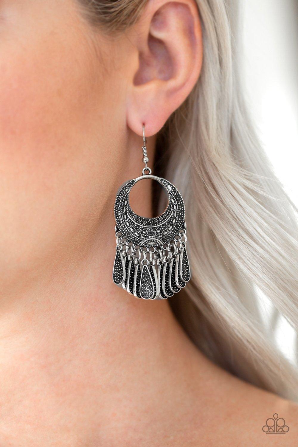 Paparazzi Accessories-Mesa Majesty - Silver Earrings - jewelrybybretta