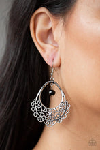 Paparazzi Accessories-Garden Society - Black Earrings - jewelrybybretta