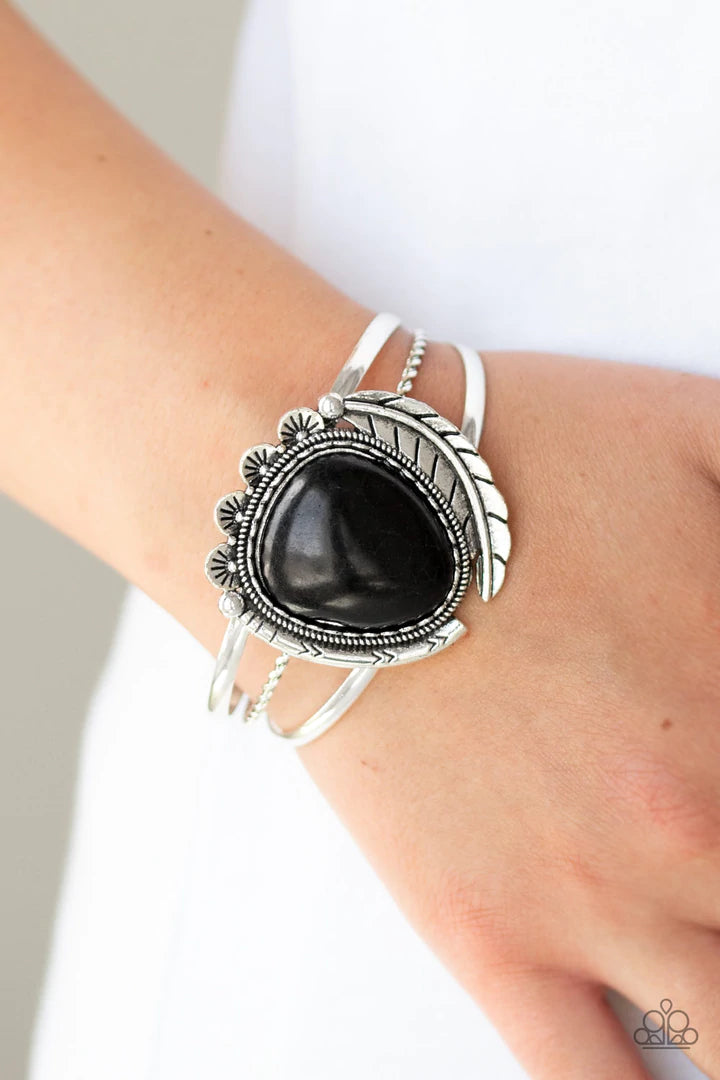 Molten Mogul Green Bracelet - Jewelry by Bretta