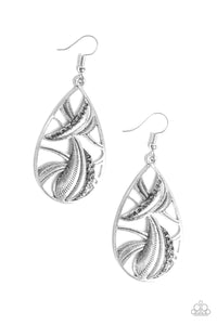 Paparazzi Accessories-Underestimated - Silver Earrings - jewelrybybretta