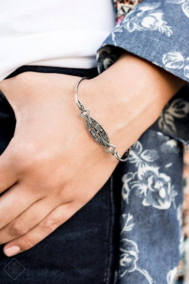 Molten Mogul Green Bracelet - Jewelry by Bretta
