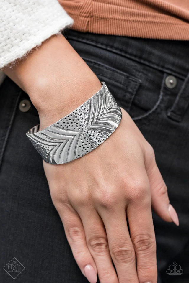 Molten Mogul Green Bracelet - Jewelry by Bretta
