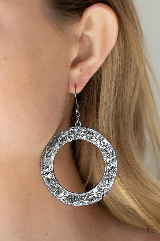 Paparazzi Accessories-PRIMAL Meridian - Black Earrings