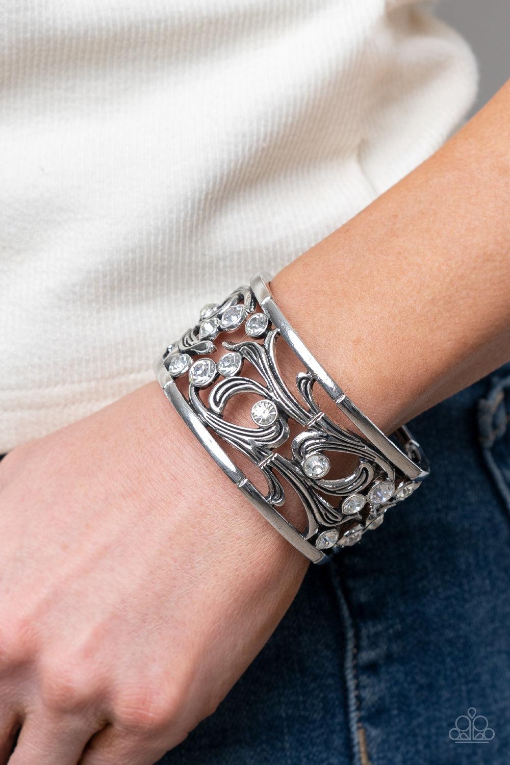 Molten Mogul Green Bracelet - Jewelry by Bretta