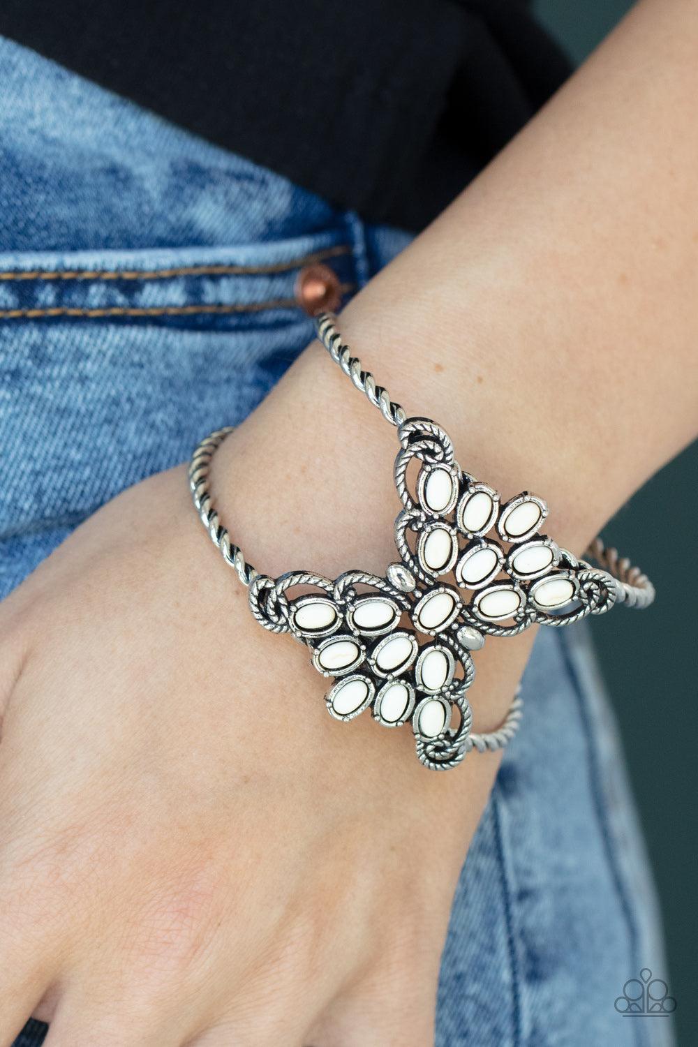 Molten Mogul Green Bracelet - Jewelry by Bretta