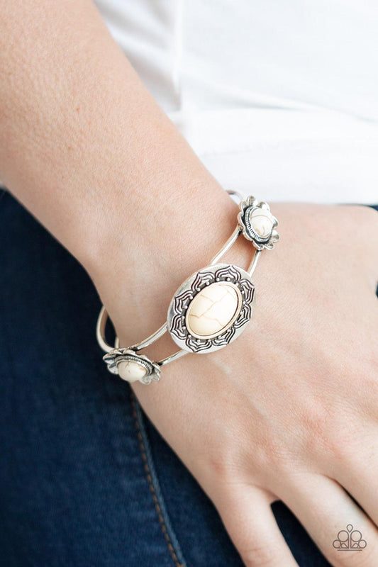 Paparazzi Accessories-Desert Eden - White Bracelet - jewelrybybretta