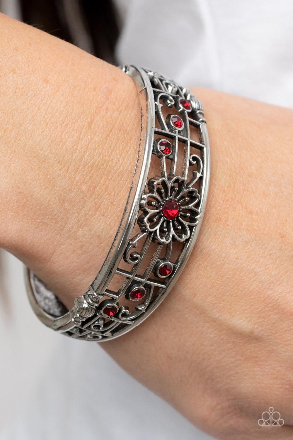 Molten Mogul Green Bracelet - Jewelry by Bretta