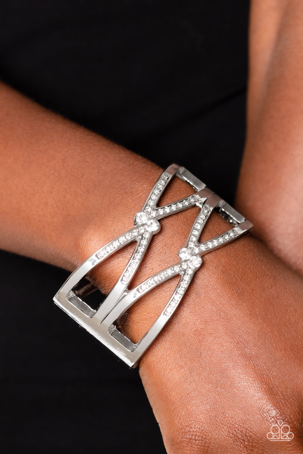 Molten Mogul Green Bracelet - Jewelry by Bretta