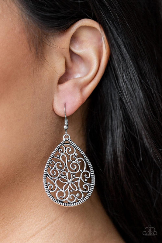 Paparazzi Accessories-Im Doing VINE - Silver Earrings - jewelrybybretta