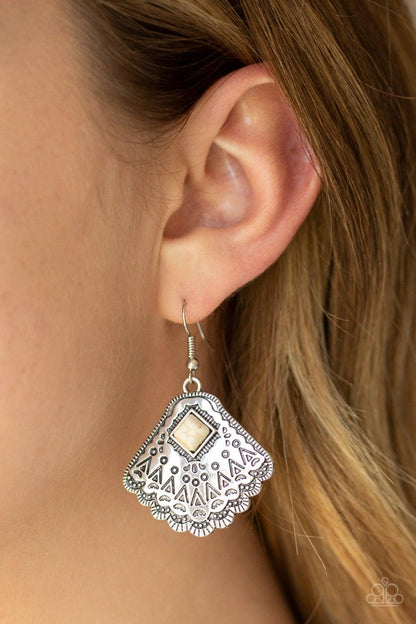 Paparazzi Accessories-Mountain Mesa - White Earrings - jewelrybybretta