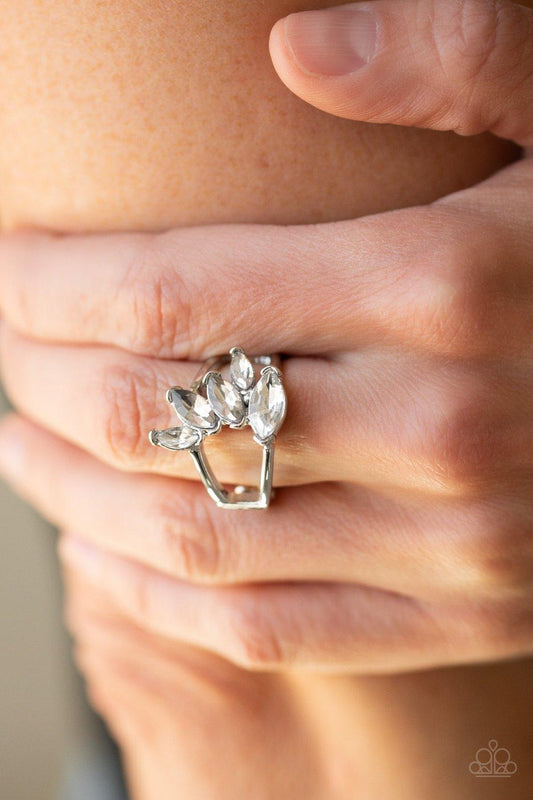 Paparazzi Accessories-Rhinestone Stunner - White Ring - jewelrybybretta