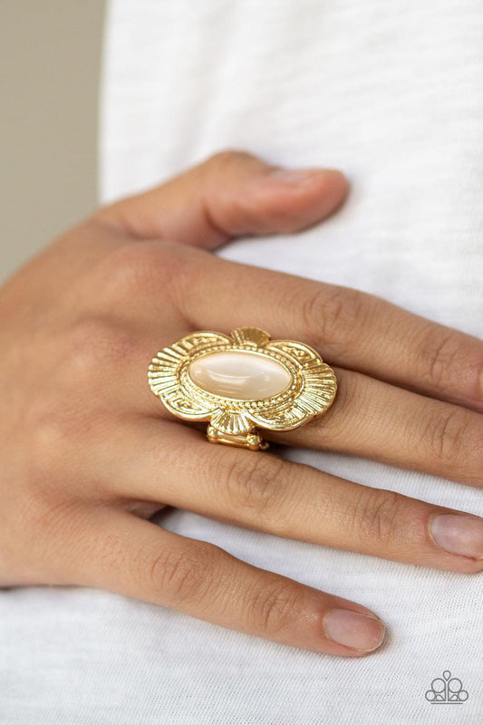 Paparazzi Accessories-Oceanside Oracle - Gold Ring - jewelrybybretta