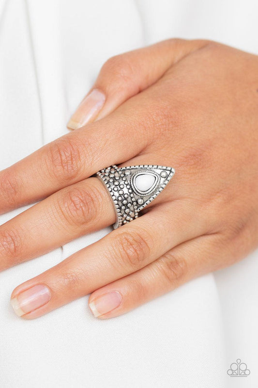 Paparazzi Accessories-Tropical Escapade - White Ring - jewelrybybretta