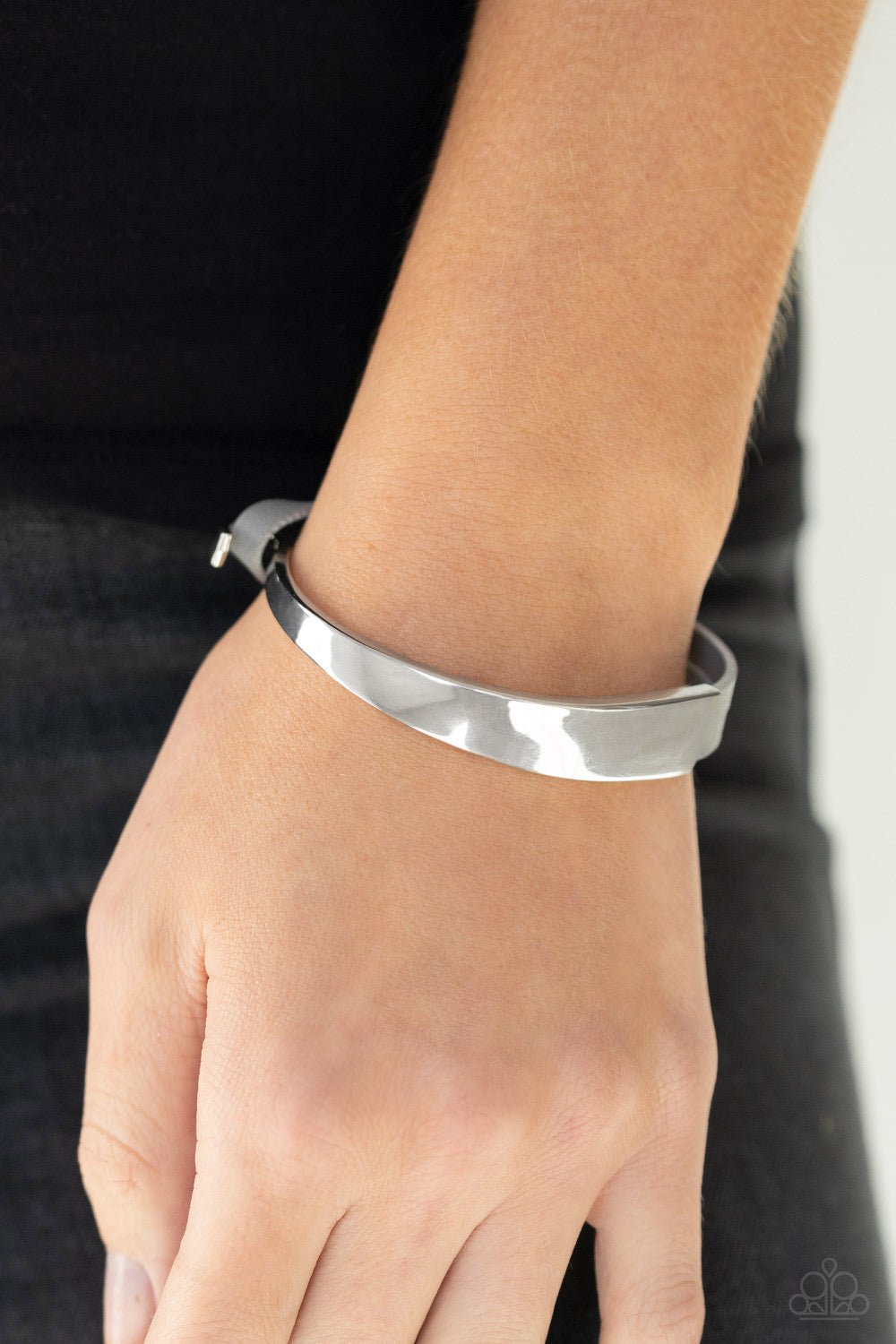 Molten Mogul Green Bracelet - Jewelry by Bretta