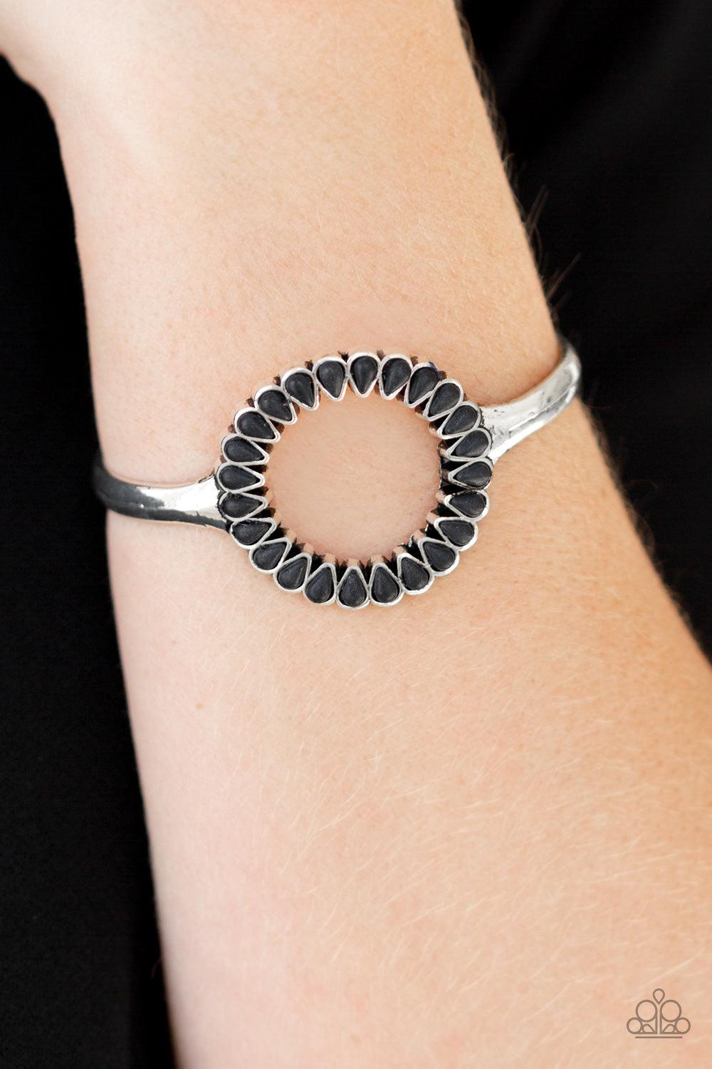Molten Mogul Green Bracelet - Jewelry by Bretta